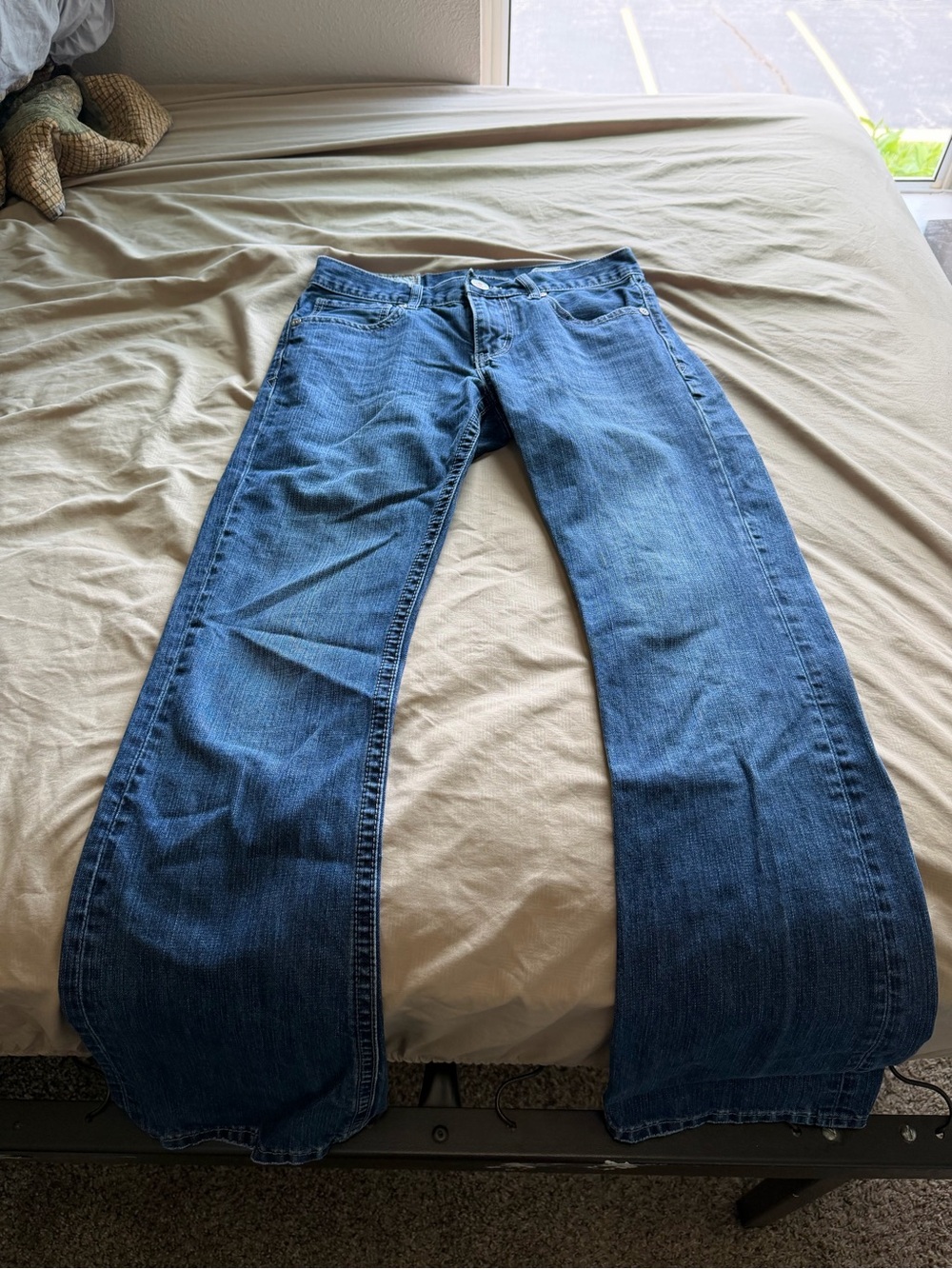 Stetson Men’s Bootcut Jeans in Medium Blue Denim